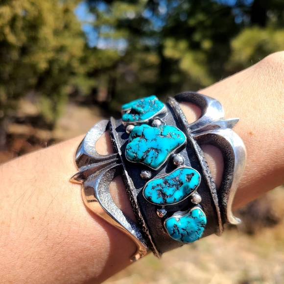 HUGE one of a kind turquoise cuff bracelet - Picture 2 of 8